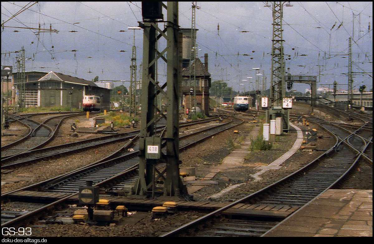 Strecken und Bahnhöfe